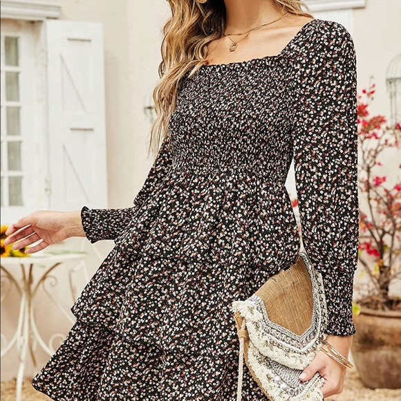 Black Floral Print Ruffled Dress - Picture 3 of 10